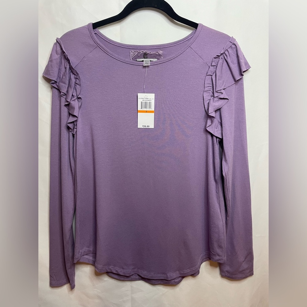 NWT Cupio Ruffled Shoulder Purple Top Y027